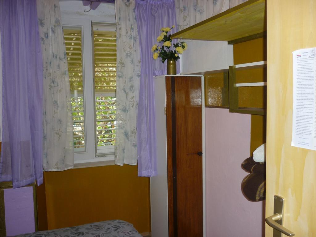 Rooms Duran Split Bilik gambar